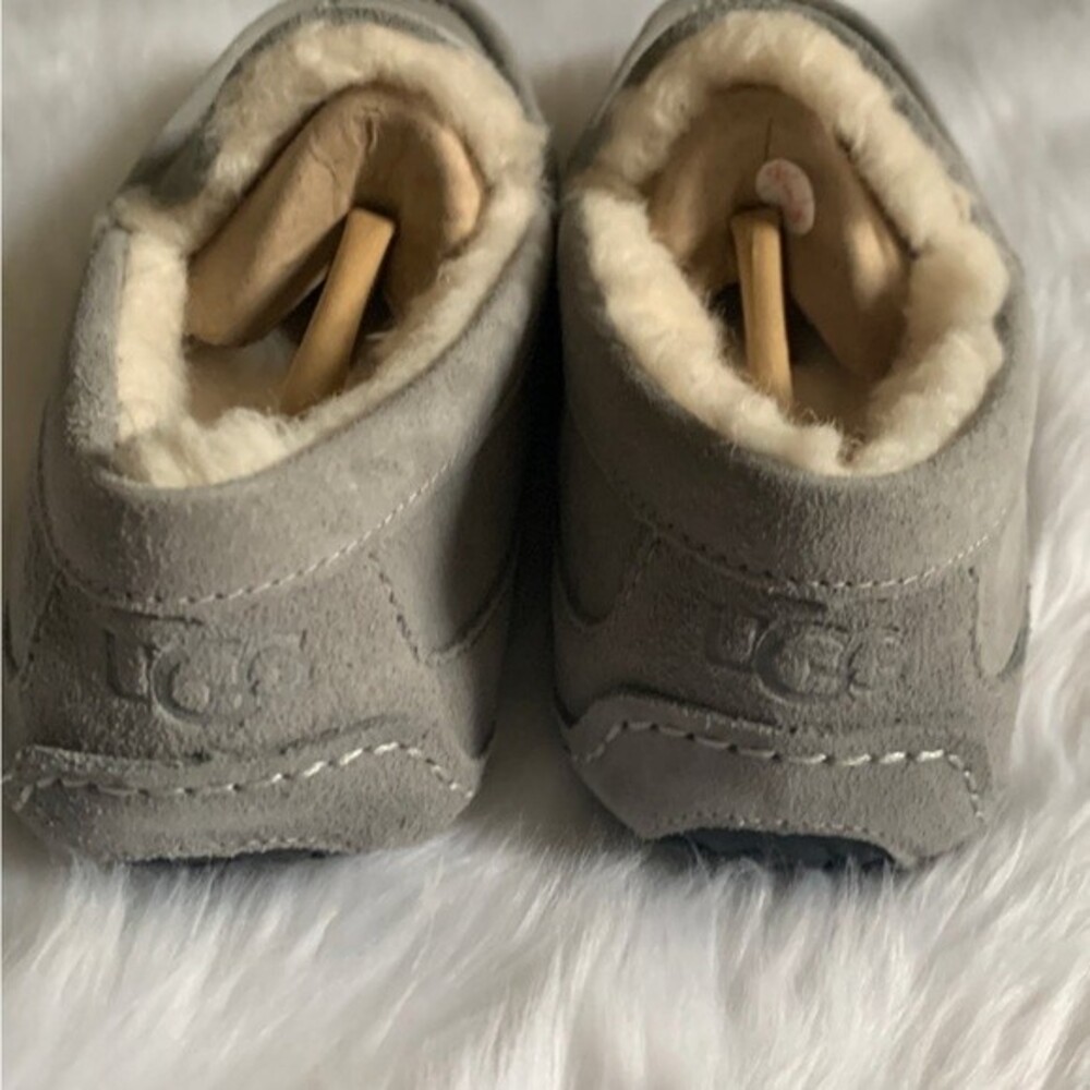 Ugg slippers - Picture 3 of 9